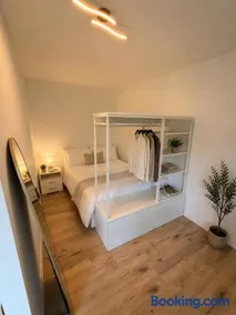 Moderne Terrassenwohnung mit privatem Eingang - Image 3