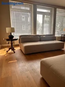 Spacious apartment with roof terrace and balcony - Image 5
