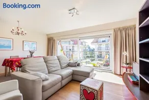 Bright apartment with 2 terraces in De Panne - Image 2