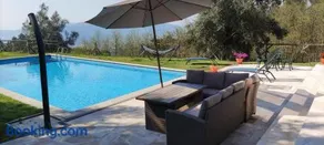The Pool House - Image 5