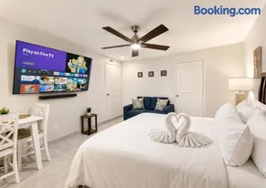 Modern Cozy Studio Unit 1 - Image 1