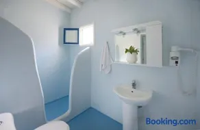 Adonis Rooms - Image 2