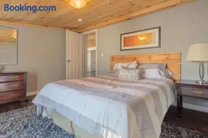 Westlake Consecon Cottage - Image 2