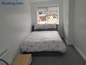 Cosy one bed with parking - Image 2
