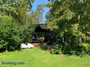 Small cozy 3-room house with terrace & large garden - Image 4