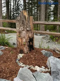 Ashford Chalet Luxury Cabin 10 min from Mt Rainier Hot Tub Sauna Fire Pit Playground - Image 4