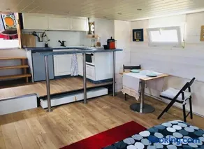 Captain's cabin: Cosy flat on a house boat - Image 1