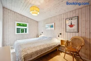 Njoy Your Holiday In A Charming And Well-Maintained Holiday Home Near The Child-Friendly Begtrup Vig Beach Surrounded By Nature And Tranquillity - Image 5