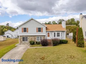 Great 4BR Home Near Emerald Pointe & Downtown - Image 1