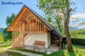 Holiday Homes Pr Pelaku with Outdoor Sauna - Image 2