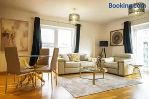 DARTFORD LUXURY 2 BED APARTMENT - Image 2