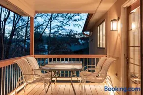 Asheville's Ultimate Retreat with Hot Tub Ping Pong Table Pool Table Lots to do Family Friendly - Image 3
