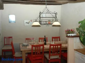 Gîte authentique à Brizay avec jardin privé et piscine - Image 2