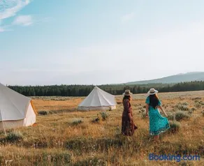 Wander Camp Yellowstone - Image 3