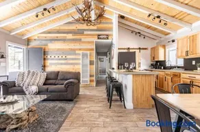 Walk to the Slopes from Modern Cabin with Hot Tub, Moonridge - Image 1