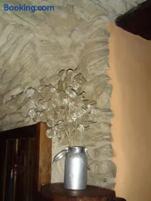 Le Petit Château de Vetan CIR 0023 - Image 3