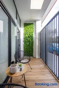 Charming Urban Stay in Valencia - Image 2