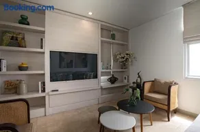 Dago Suite 3BR Luxury Apartment - Image 2