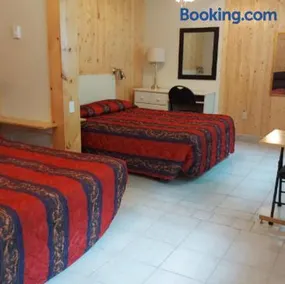 Motel Sous Les Charmilles - Image 2