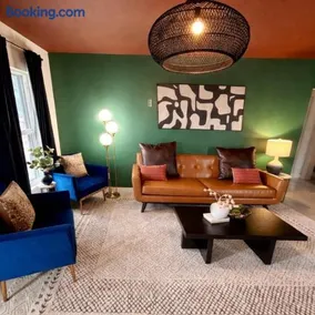 Modern Desert Getaway, Sleeps 5-Fire Pit-Coffee Bar - Image 1