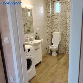 Elena Airport Apartments - Image 3