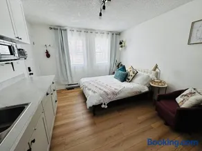 NookSide Nest Studio Queen Parking Kitchenette - Image 2