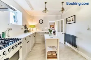 Idyllic Cornish House - Image 5