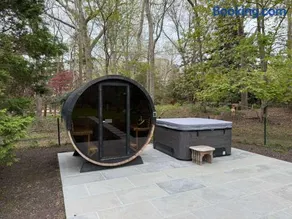 Spacious 5-BR 4-Bath Pool in East Hamptons - Image 2