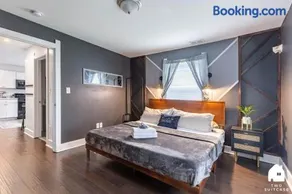 City-Center 2BR Near Attractions - Image 1