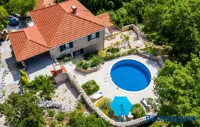 Villa Kate - outdoor pool, 4 bedrooms, free parking - Image 3
