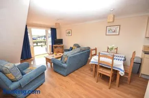 Buttercup Lodge - Image 4