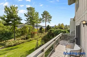 Canandaigua Lake Retreat with view and private beach access, foliage, hike, and Ski - Image 3