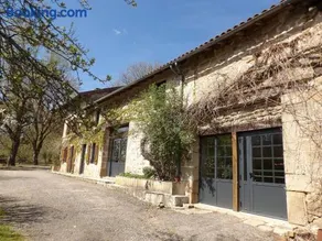 Spacieuse maison avec piscine partagée à Razès - Image 1