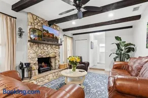 New The Conductors Cottage Downtown High Springs - Image 1