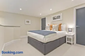 Sandgate Chapel - Self Check In Apartments - Image 3