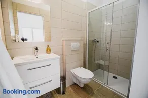 Comfort Rooms Obrežje by Highway, Free Covered Parking - Image 2