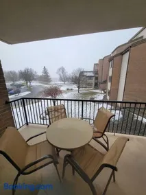 Valleyview Swing & Stay - Image 2
