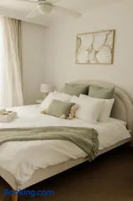 Vida Central - 2 bed, 1.5 bath w parking, gym & pool - Image 3