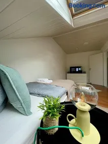 Charmante Dachgeschosswohnung bis zu 6 Gäste - Image 3