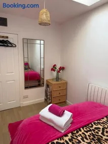 Well St Apartment - Image 3
