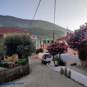Maroudas Traditional Guest House - Image 4