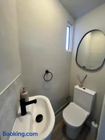 Charming Cottage near Clarks Village & Glastonbury - Image 2