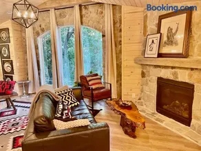 Sundance carriage house romantic Sleeps 5 - Image 3