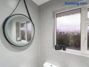 Modern tyne & wear house - Image 3