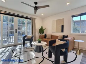 Upscale suite with pool and extra large balcony - Image 1