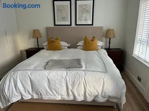 Central town location apartment - Image 1