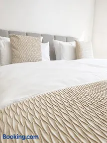 LUMEN Boutique Apartment - Image 3