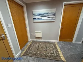 2 Bed - Sleeps 6 - Free Parking - Town Centre - Image 3