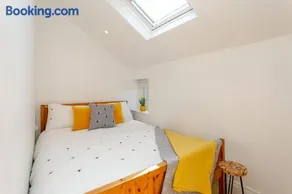 The Bs Hive, Modern, stylish, 2 bedroom house, in Harrogate centre - Image 2