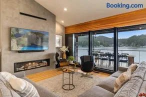 Lakefront Luxury Stunning Views Dock Hot Tub - Image 1